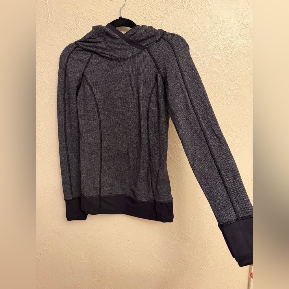Lululemon sweater/womens